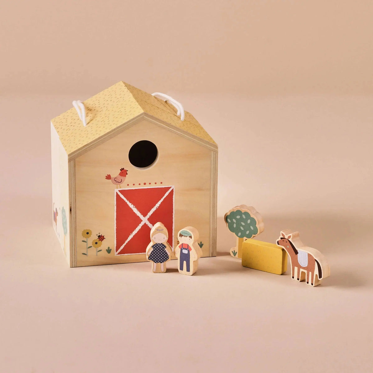 Holz Bauernhaus mit Bauernfamilie, Pferd, Tieren und Baum