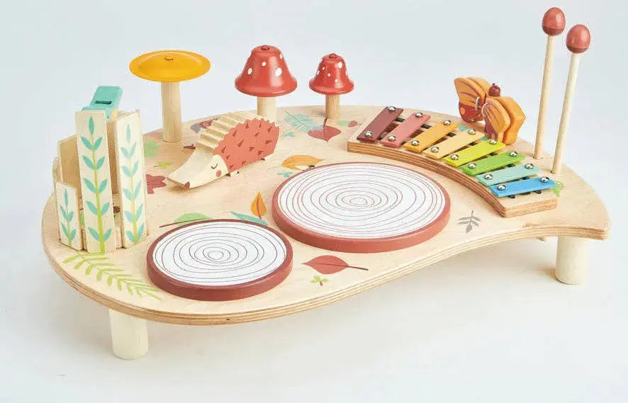 Musik Aktivitätstisch aus Holz mit verschiedenen Instrumenten und Spielelementen