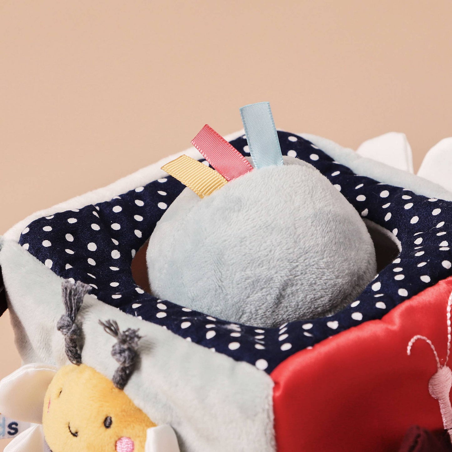 Nachhaltiger sensorischer Würfel für Baby, ab Geburt