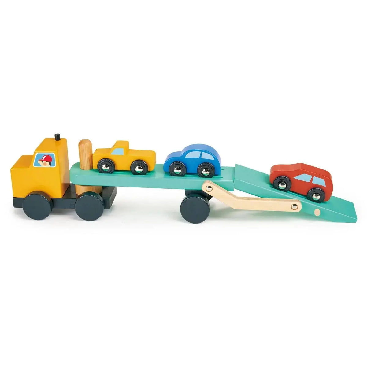Übersicht des Autotransporters mit drei Holzautos und beweglicher oberer Ladefläche.