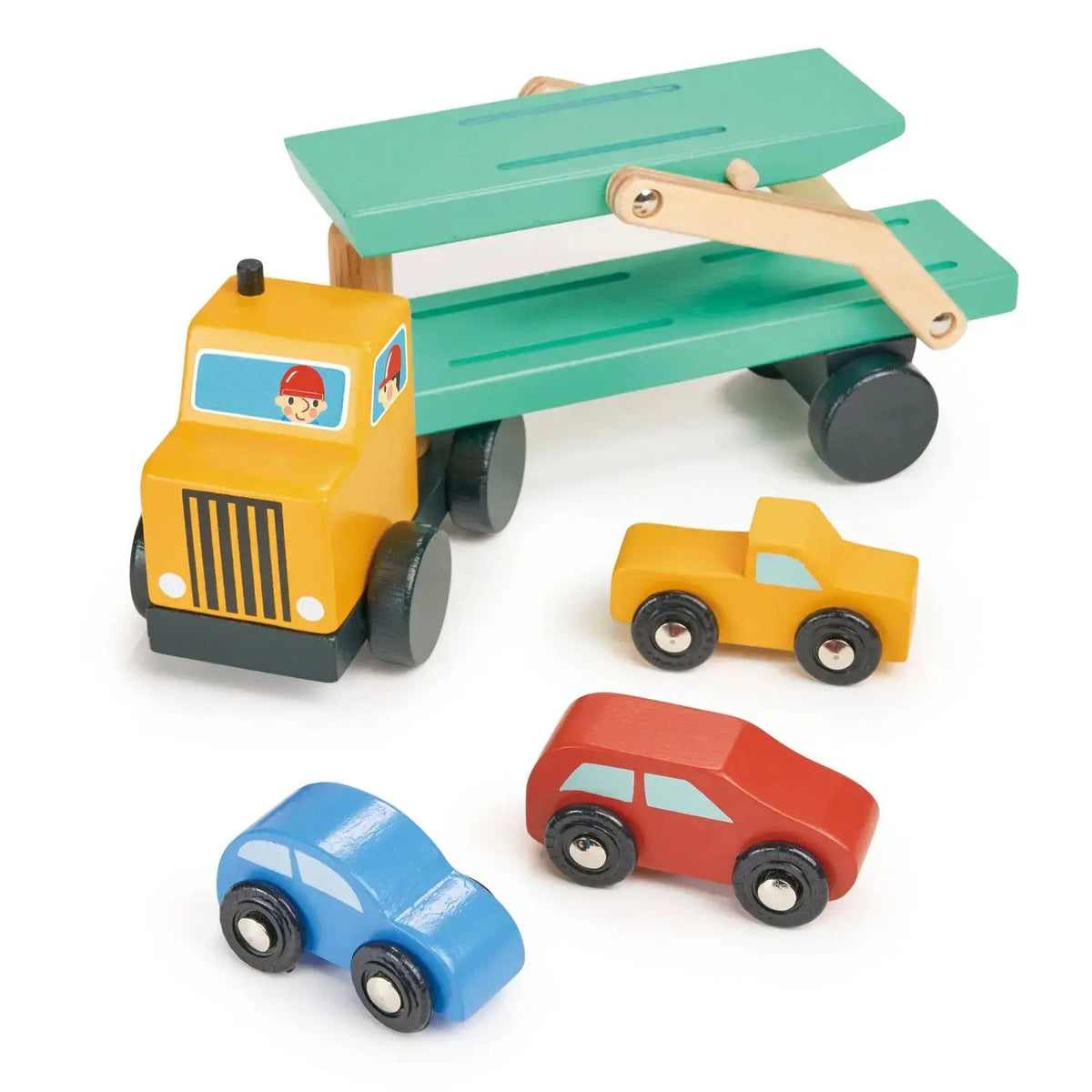 Autotransporter aus Holz mit abgesenkter Ladefläche zum Auf- und Abladen der Fahrzeuge.