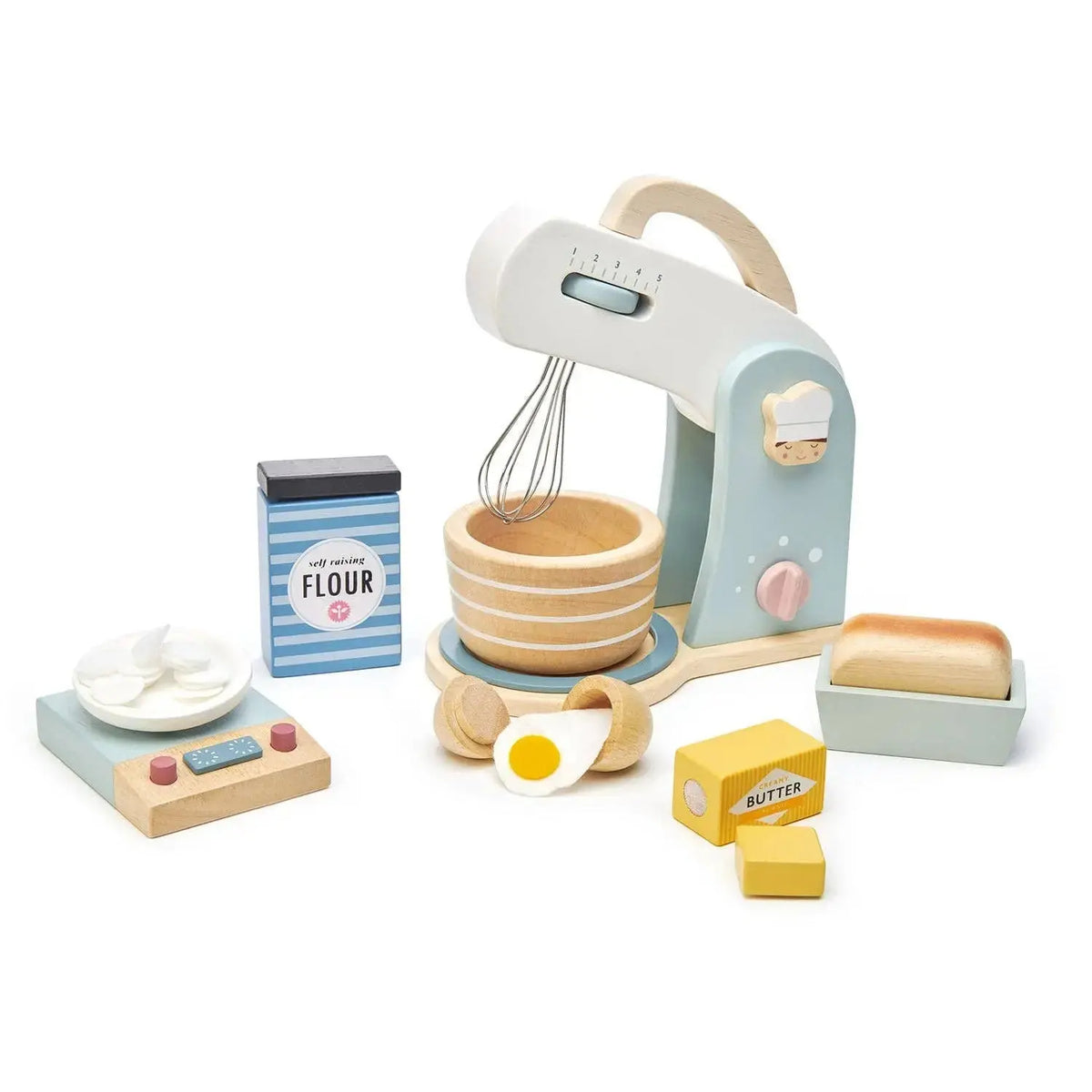Backset aus Holz mit Küchenmaschine, Rührschüssel, Waage, Mehl, Butter, Ei und weiterem Backzubehör.