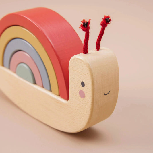 Kinder Schneckenstapler aus Holz mit bunten Regenbogenbögen zum Stapeln