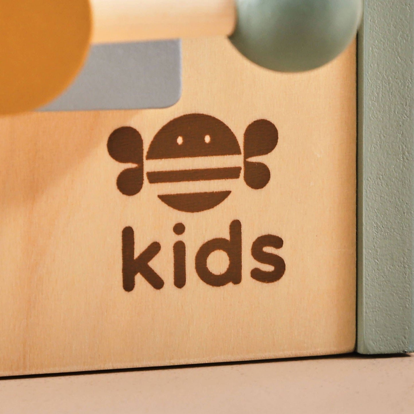 Nachhaltiger Kinder FSC Holz Werkbank, ab 18 Monaten