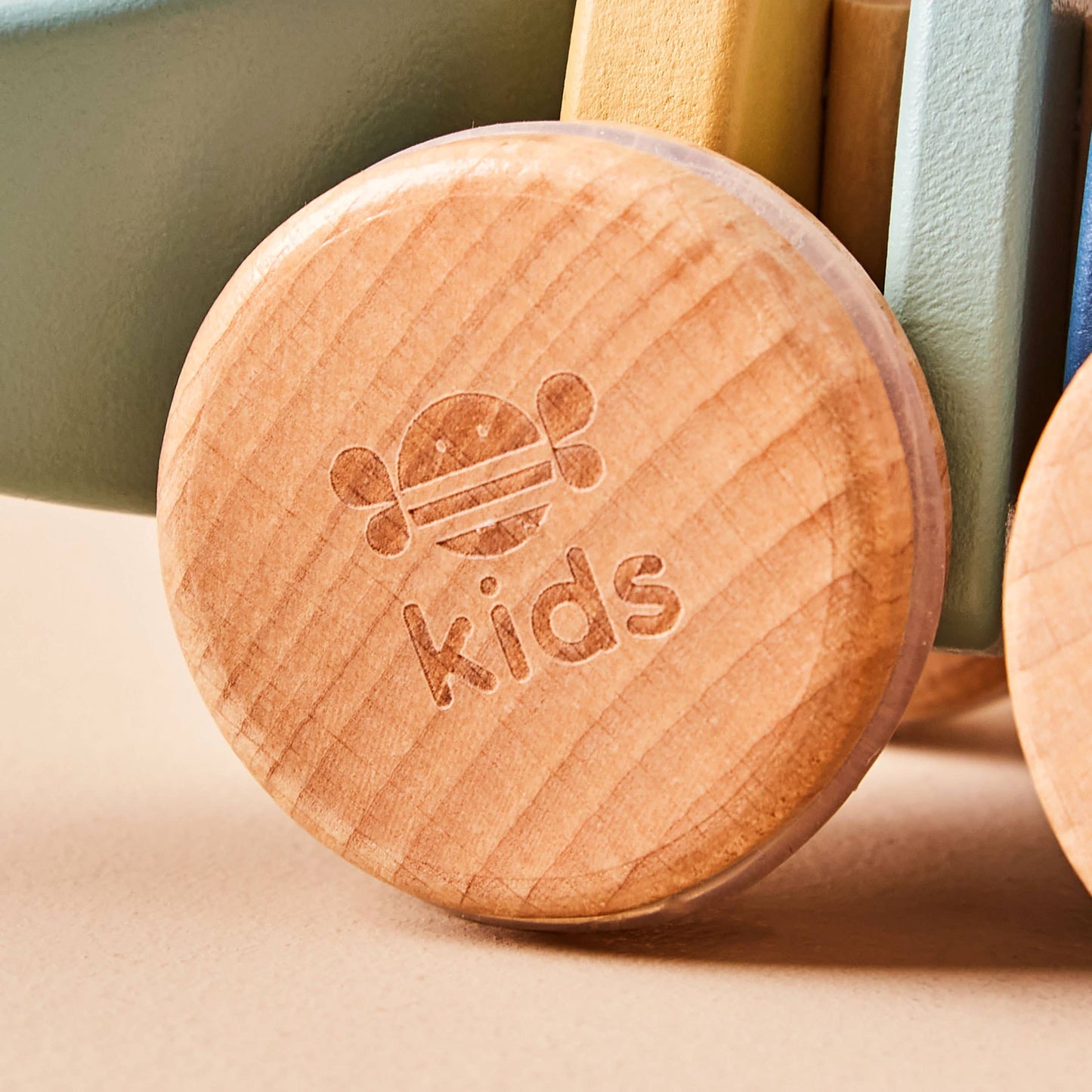 Nachhaltiges Kinder FSC Holz Krokodil Nachziehspielzeug, ab 12 Monaten