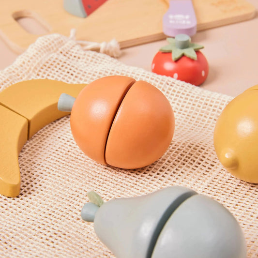 Spielzeugobst und Gemüse aus Holz für die Kinder Spielküche